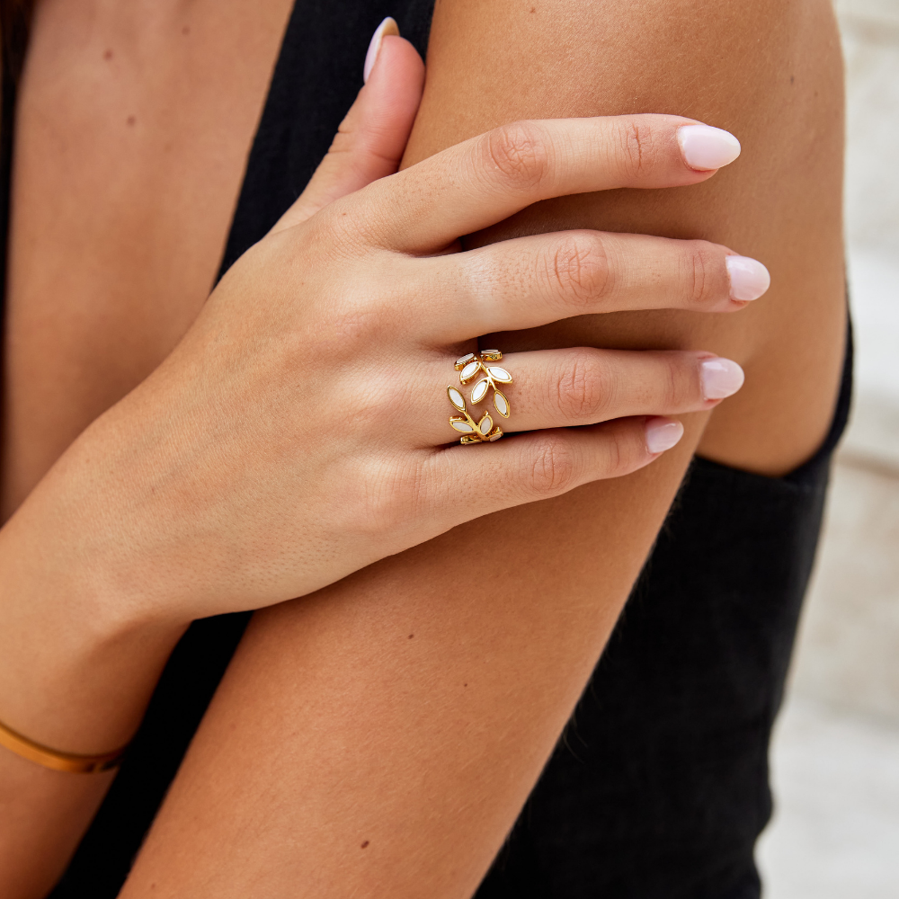 Guld Leaf Motif Ring